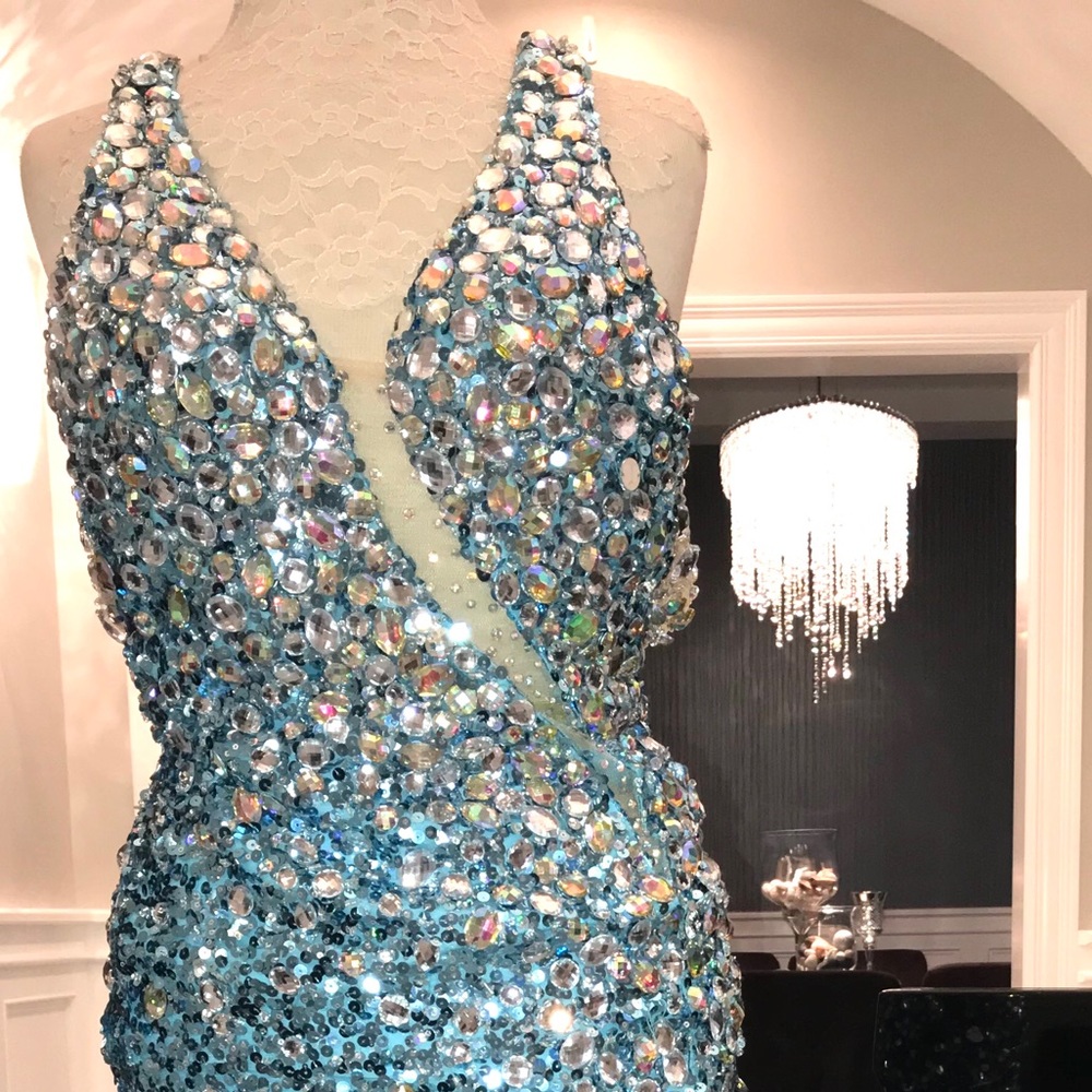 Blush! In turquoise size 2 prom gown